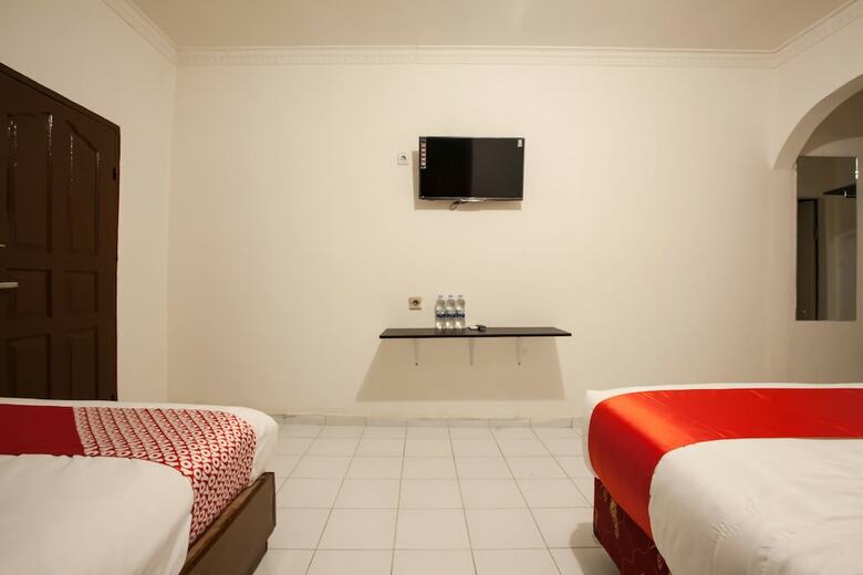Oyo 1084 Hotel Cirasa Syariah