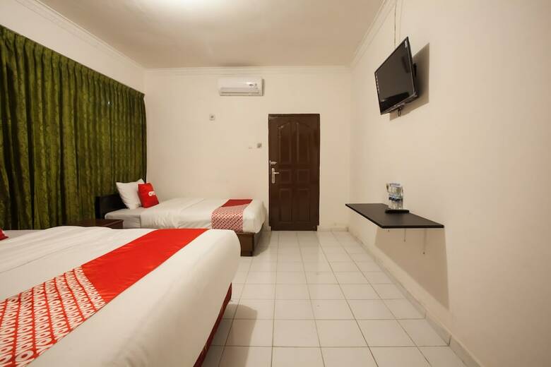 Oyo 1084 Hotel Cirasa Syariah