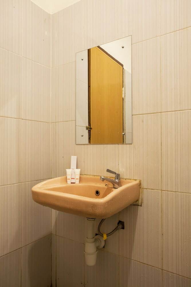 Oyo 1084 Hotel Cirasa Syariah