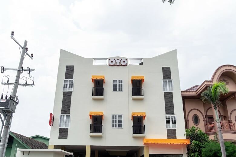 Hostal Oyo 1185 Bukit Toedjoeh Residence Syariah
