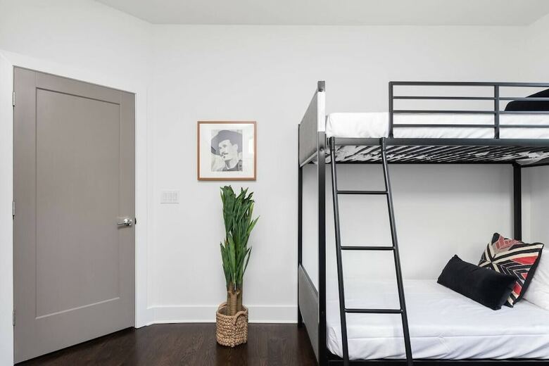 Domio Sylvan Park Luxurious 4br Patio