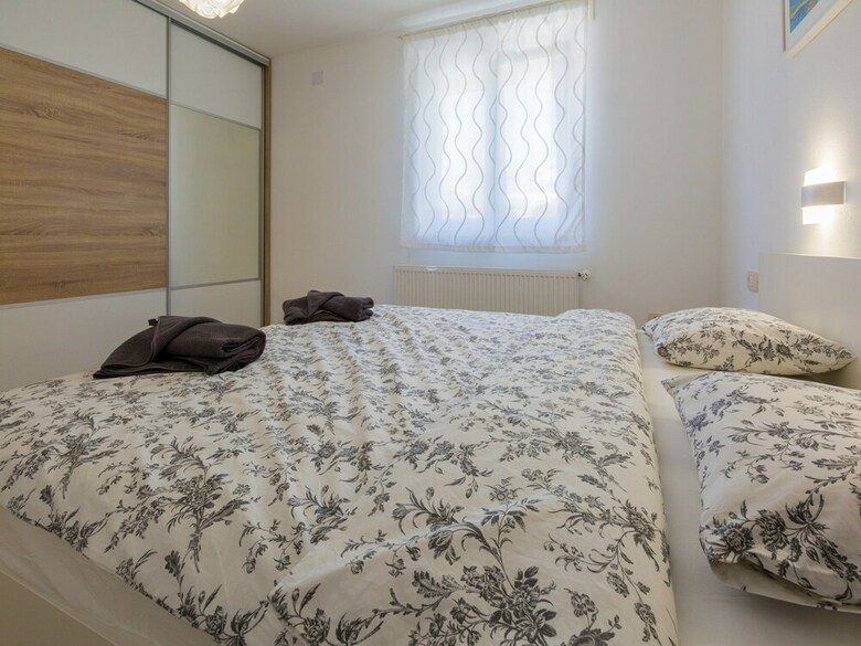Apartment Mladen