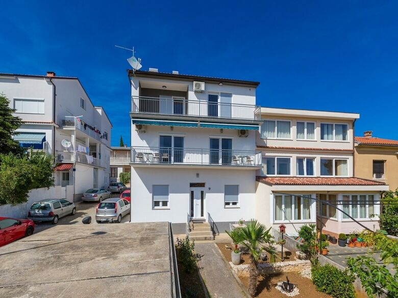 Apartment Mladen