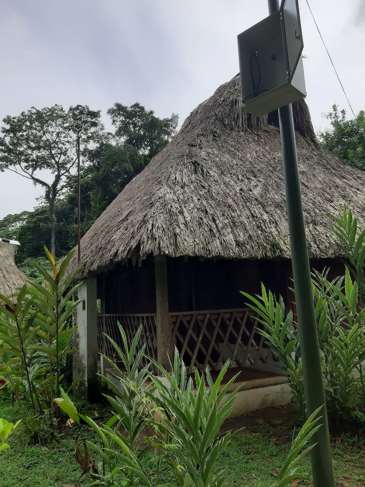 Hotel Campamento Lacandones