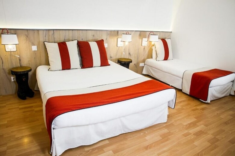 Hotel Mir