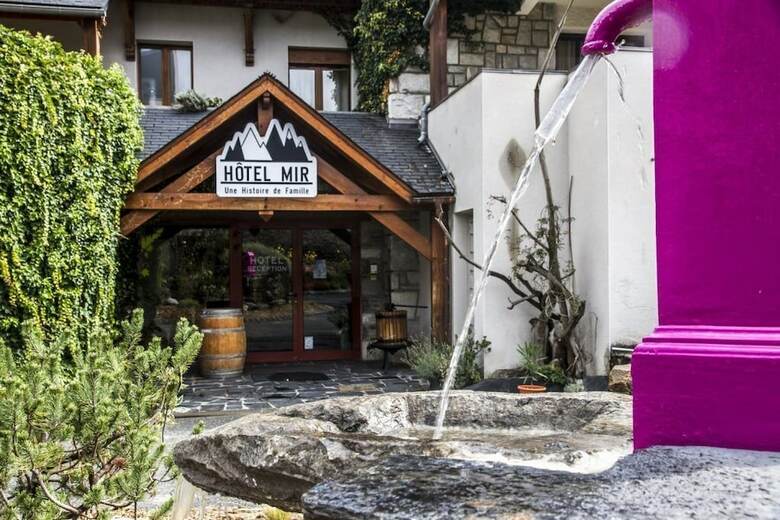Hotel Mir