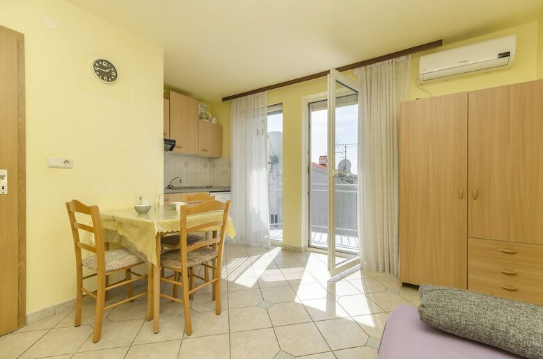 Apartment And Room Ilija