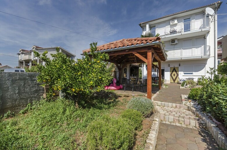 Apartment And Room Ilija