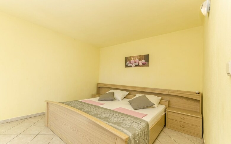 Apartment And Room Ilija
