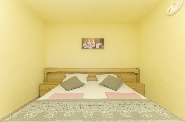 Apartment And Room Ilija