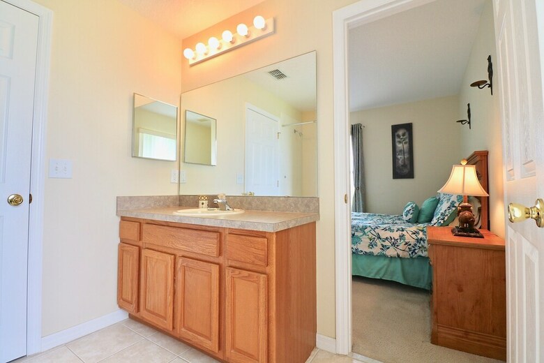 Perfect Large Gated Home W/ Pool Near Golf Course