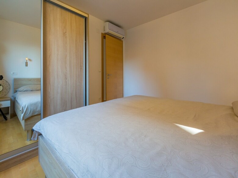 Apartments Livaya