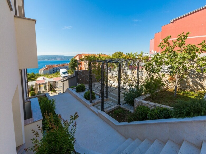 Apartments Livaya