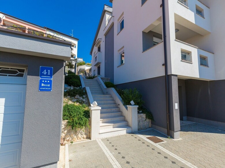 Apartments Livaya