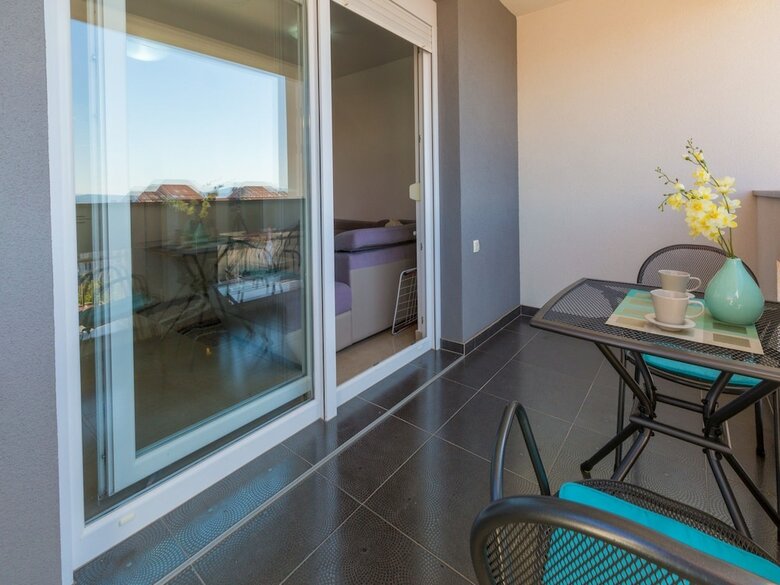 Apartments Livaya