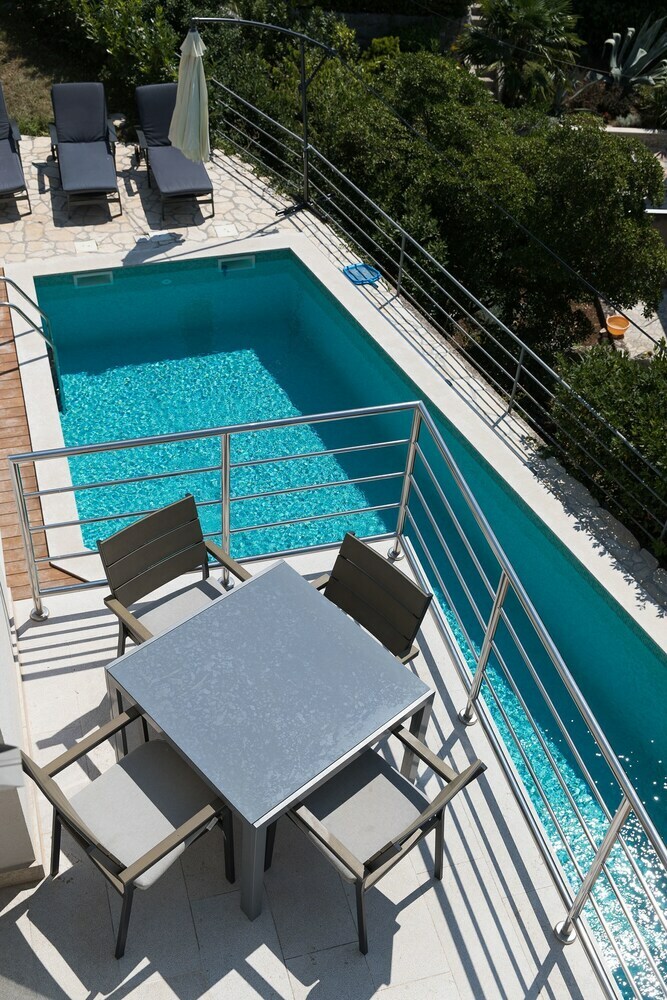 House Villa Jely
