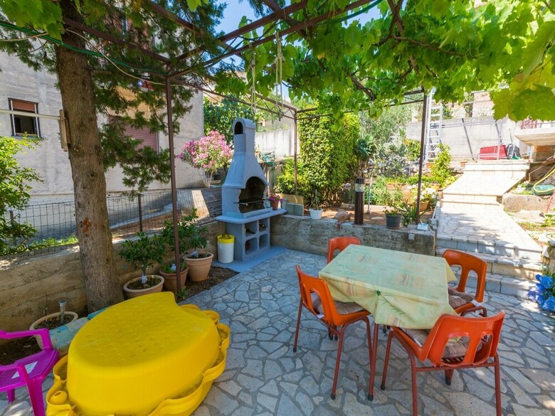 Apartments Adrasteja