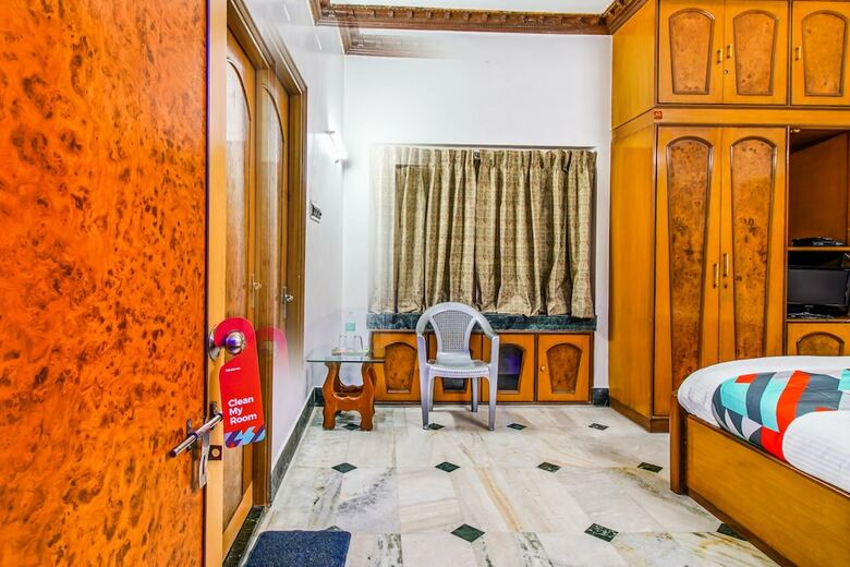 Hotel Fabexpress Satakshi Guest House