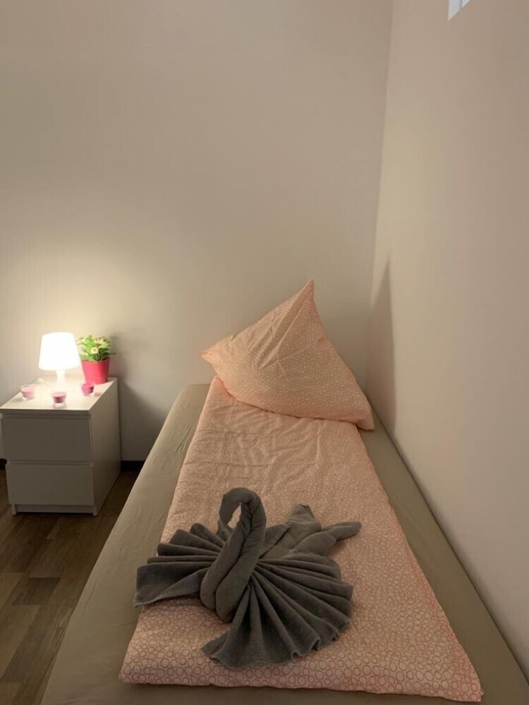 Apartamentos K�ln Aachener Weiher Wg 1-4