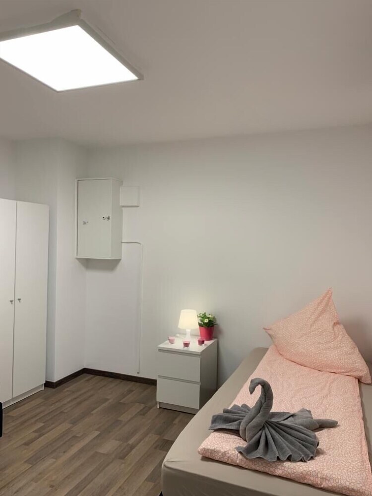Apartamentos K�ln Aachener Weiher Wg 1-4