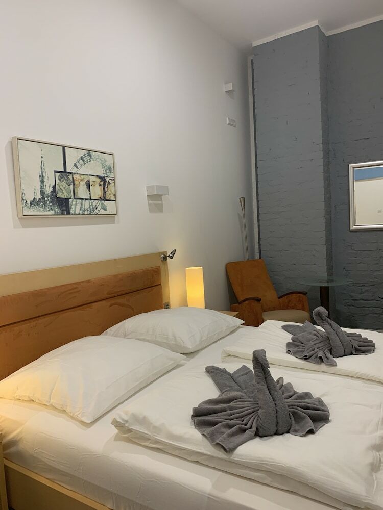 Hotel Lovely Rooms Next To The Trainstation Wg