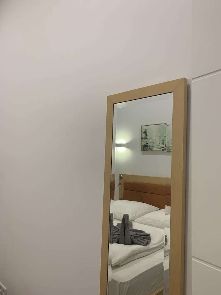 Hotel Lovely Rooms Next To The Trainstation Wg