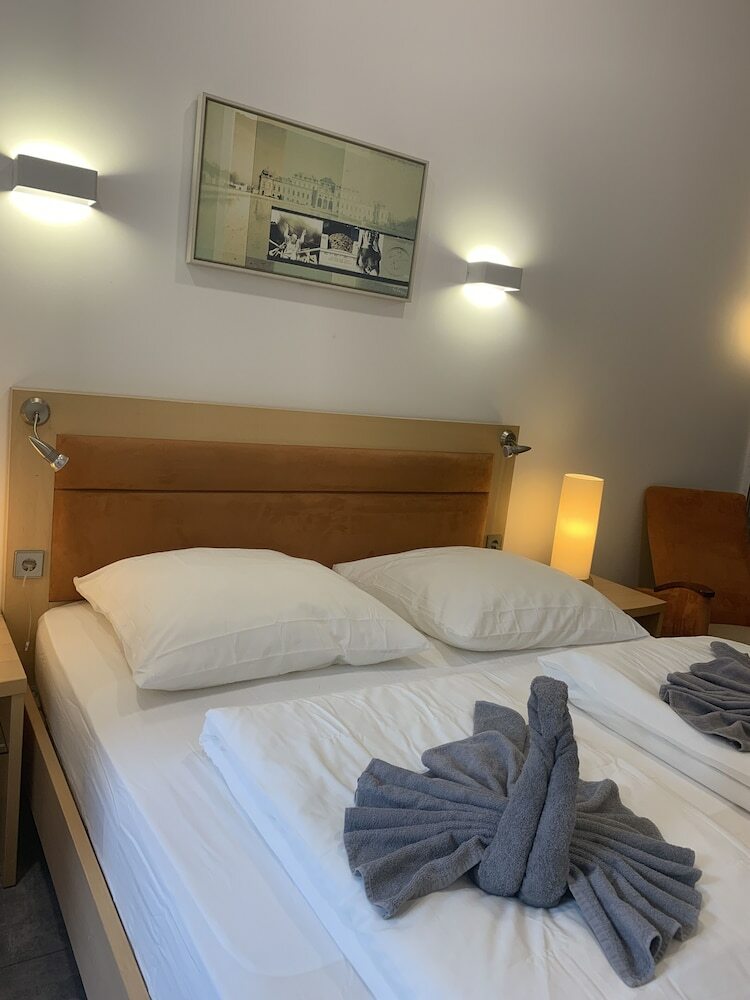 Hotel Lovely Rooms Next To The Trainstation Wg