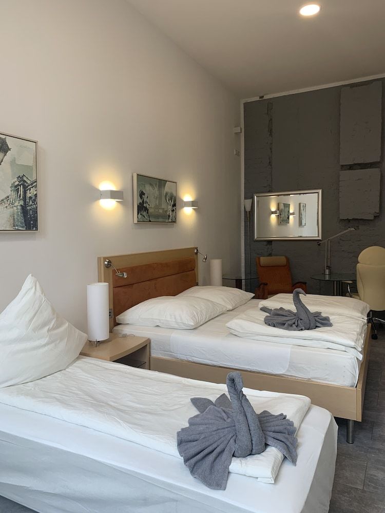 Hotel Lovely Rooms Next To The Trainstation Wg