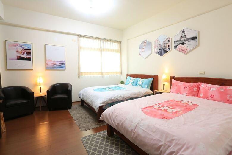 Hotel Downshifted House