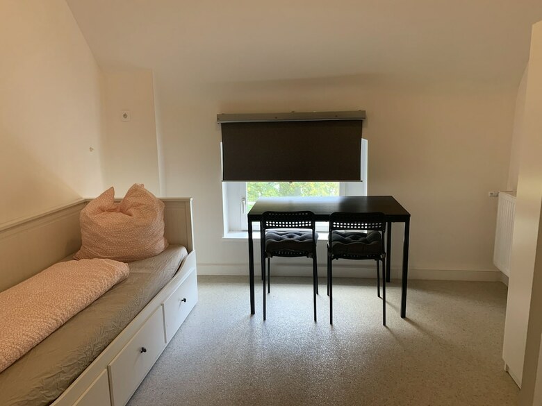 Hotel Private Room 5 Min To Main Station Wg