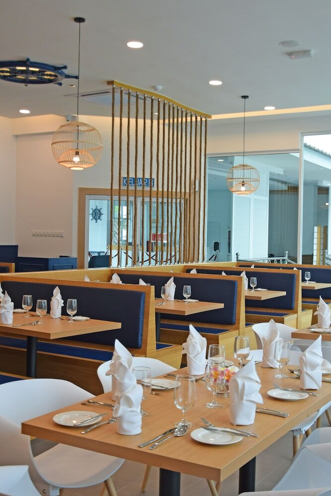 Hotel Avi Pangkor Beach Resort