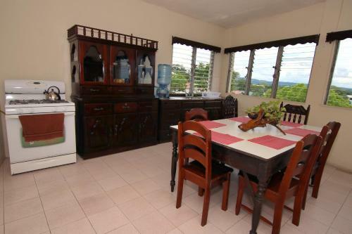 Posada Rainforest Haven Inn