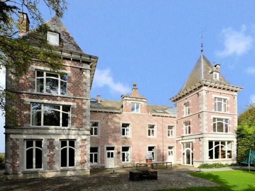 Holiday Home Au Clocher Ferrieres