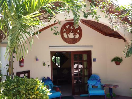 Aparthotel The Palms Oceanfront Suites