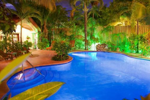 Aparthotel The Palms Oceanfront Suites