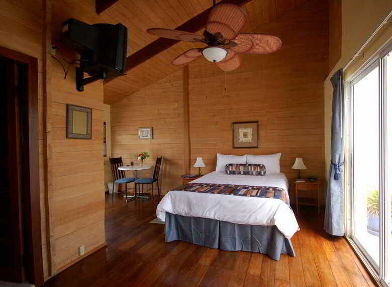 Hotel Mata Rocks Resort