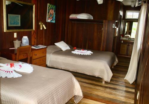 Holiday Hotel