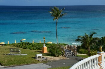 Hotel Coco Reef Bermuda
