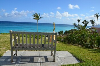 Hotel Coco Reef Bermuda