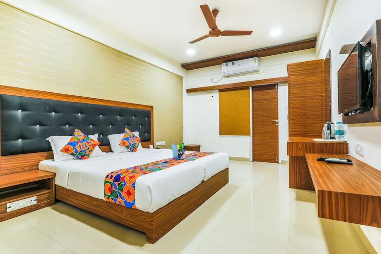Fabhotel Star Holiday
