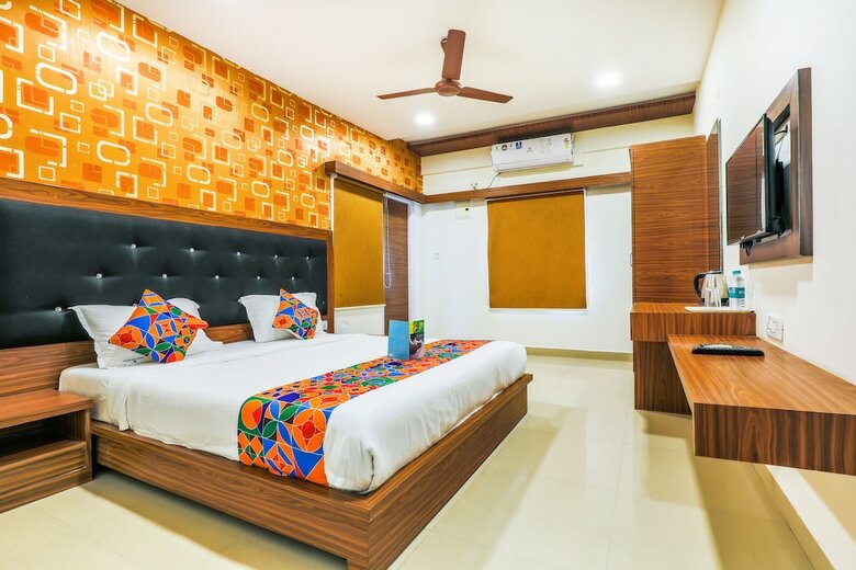 Fabhotel Star Holiday