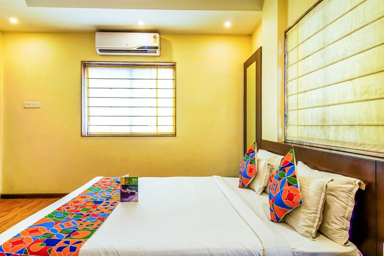 Hotel Fabexpress Loharkar's II