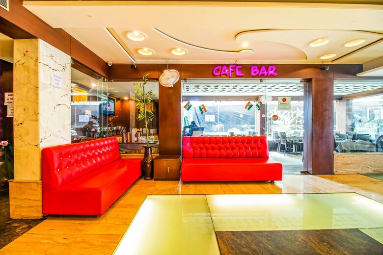 Hotel Fabexpress Loharkar's II