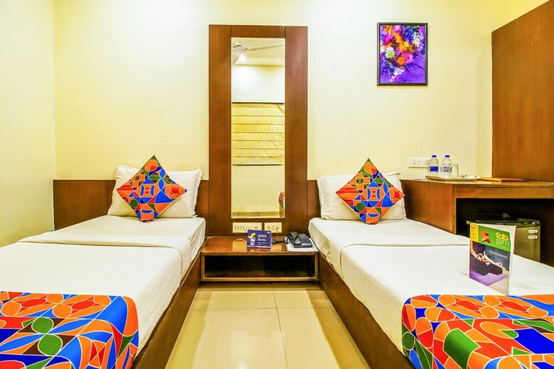 Hotel Fabexpress Loharkar's II