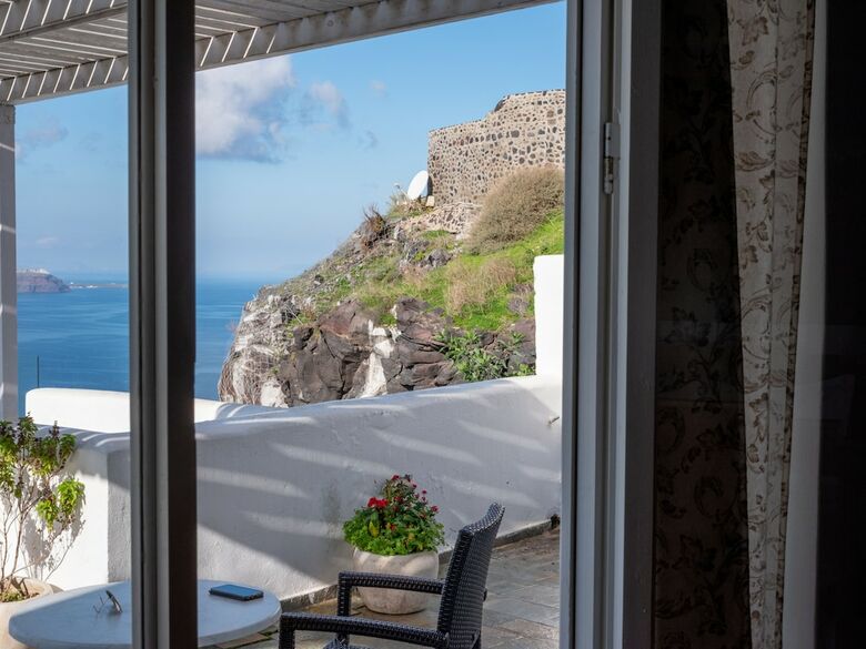 Hotel Loucas On The Cliff
