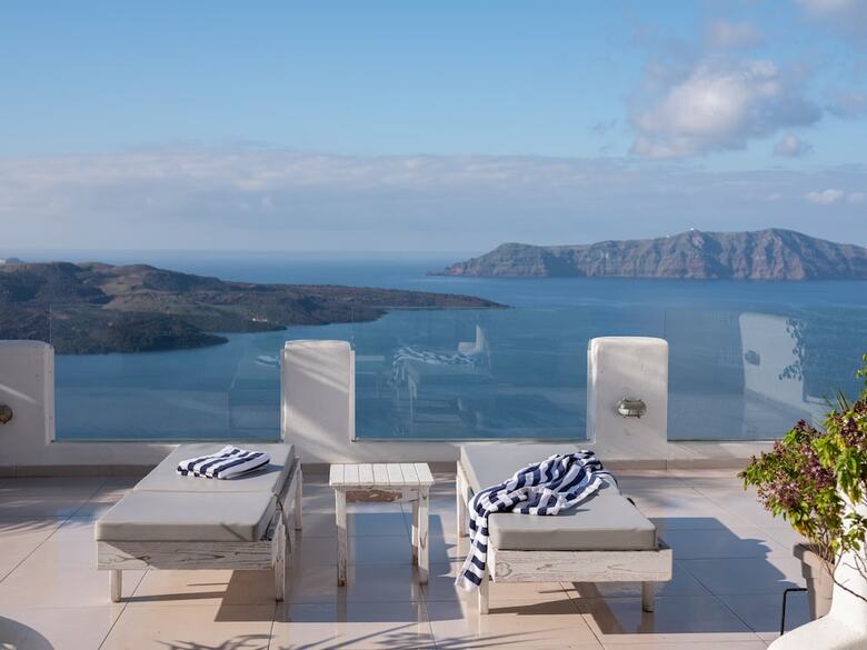 Hotel Loucas On The Cliff