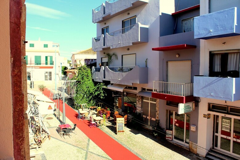 Central Apartment In Quarteira