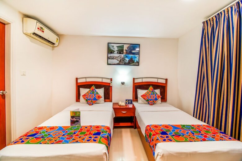 Fabhotel Divine Inn