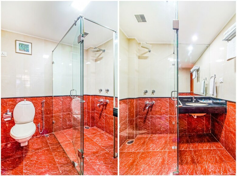 Fabhotel Divine Inn