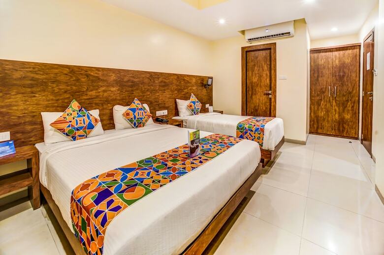 Fabhotel Adlon International
